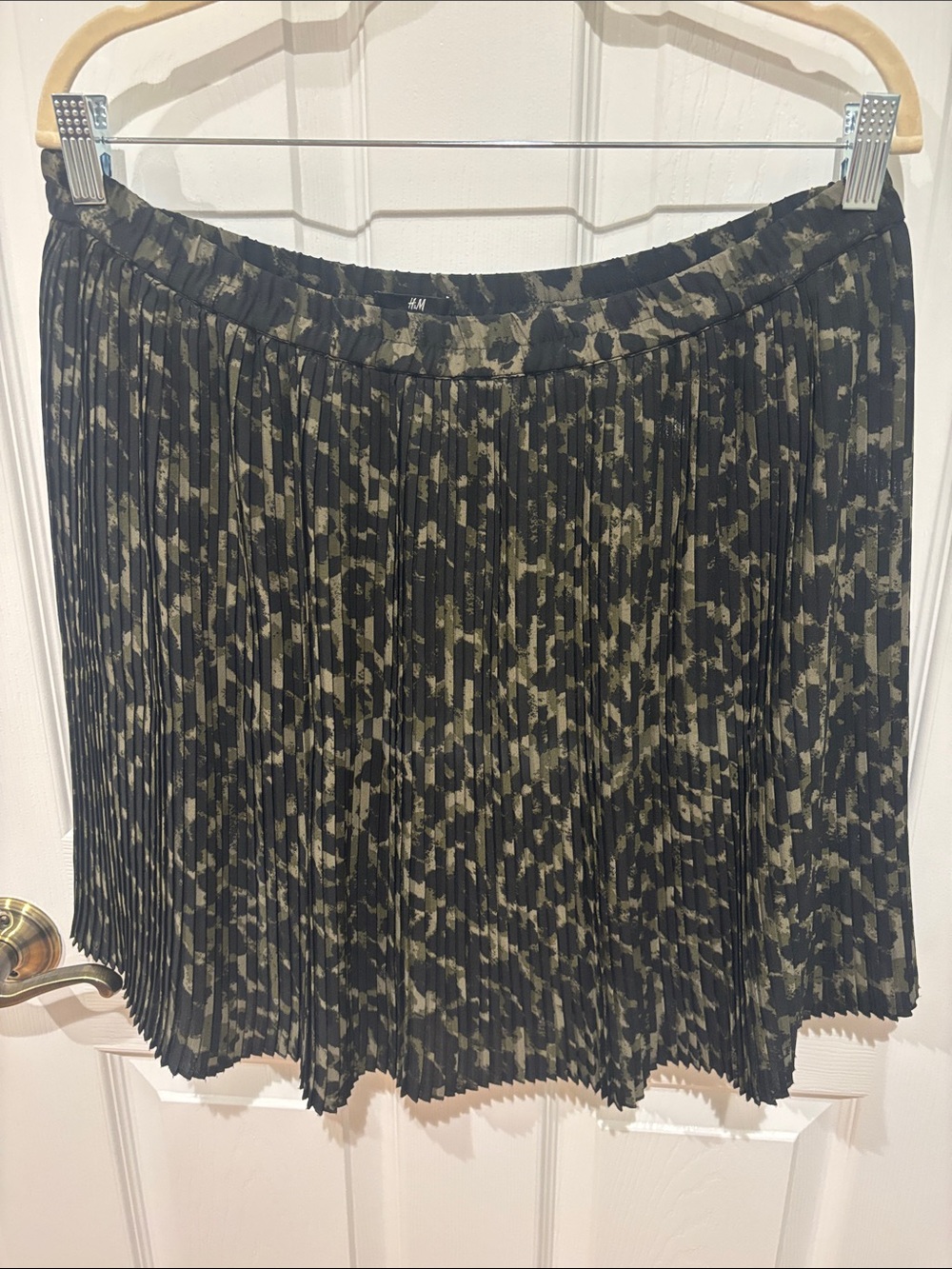 H&M Olive Green and Black Pleated Skater Skirt